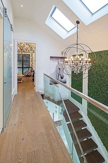 1095 Royal York Residence by R. H. Carter Architects