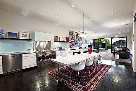 Armandale House by Jackson Clements Burrows
