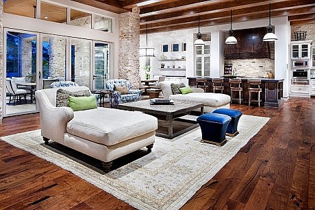 Classy Hill Country Residence by Jauregui Architecture