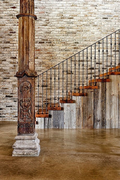 Classy Hill Country Residence by Jauregui Architecture