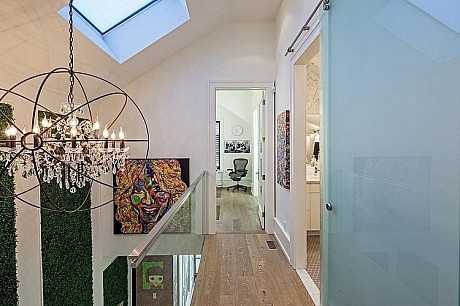 1095 Royal York Residence by R. H. Carter Architects
