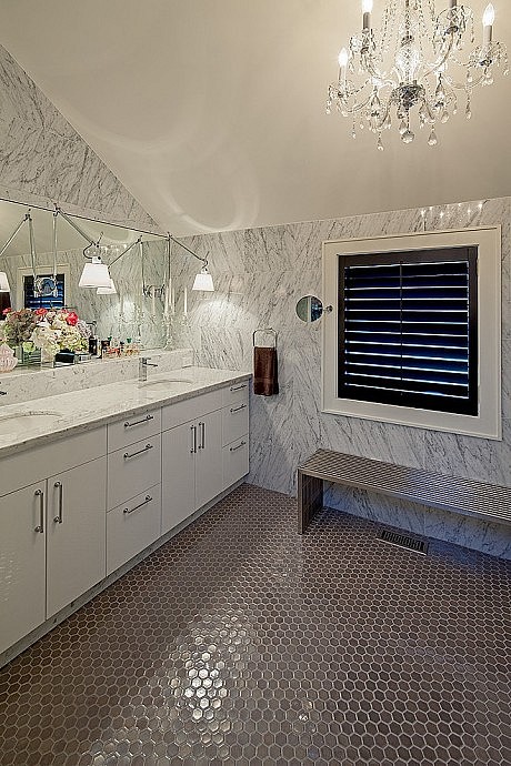 1095 Royal York Residence by R. H. Carter Architects