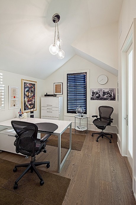 1095 Royal York Residence by R. H. Carter Architects