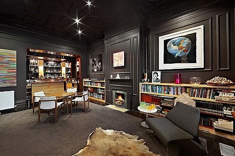 Armandale House by Jackson Clements Burrows