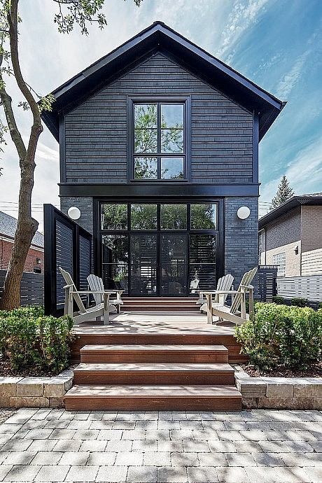 1095 Royal York Residence by R. H. Carter Architects