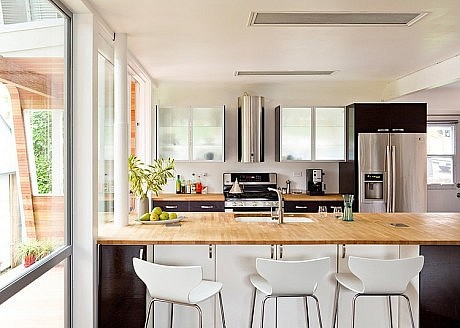 Eyebrow House by Papazian R.A.