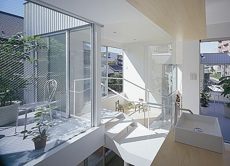 House in Chayagasaka by Tetsuo Kondo Architects