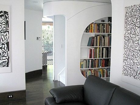 Eyebrow House by Papazian R.A.