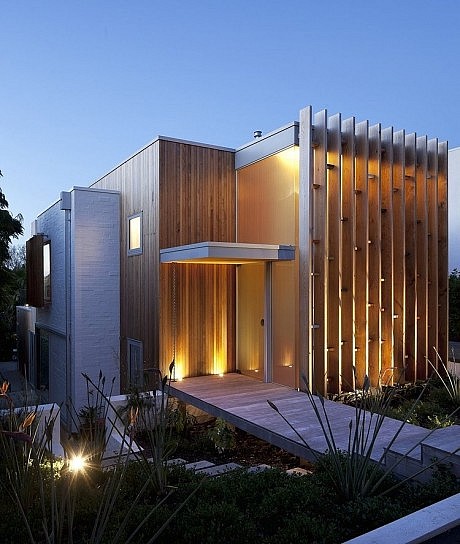 Brown Vujcich House by Bossley Architects
