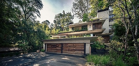 House by the Lake by CHK Arquitectura