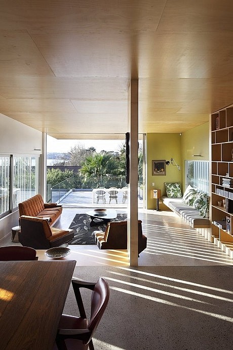 Brown Vujcich House by Bossley Architects