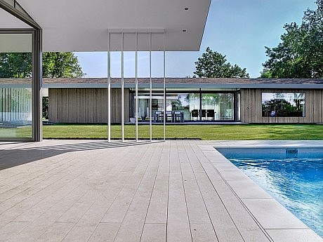 House L by Grosfeld van der Velde Architecten