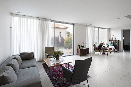 Valley House by Aberjazz Studio Architects