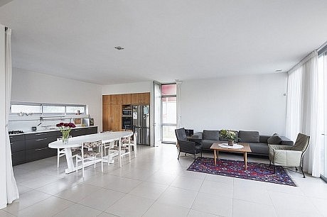 Valley House by Aberjazz Studio Architects