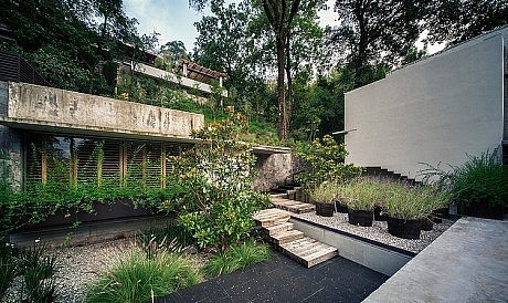 House by the Lake by CHK Arquitectura