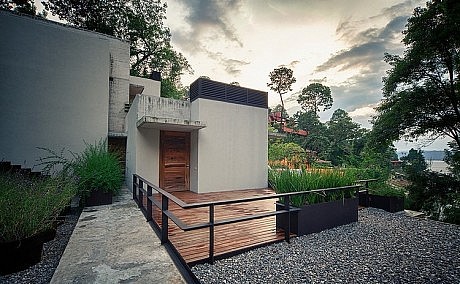 House by the Lake by CHK Arquitectura