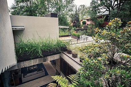 House by the Lake by CHK Arquitectura