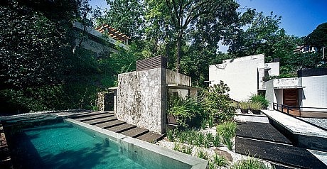 House by the Lake by CHK Arquitectura