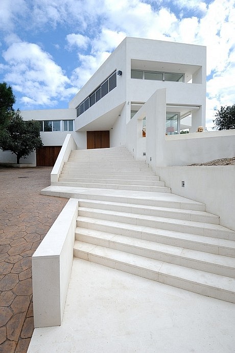 Valdemorillo House by Otto Medem Arquitectura