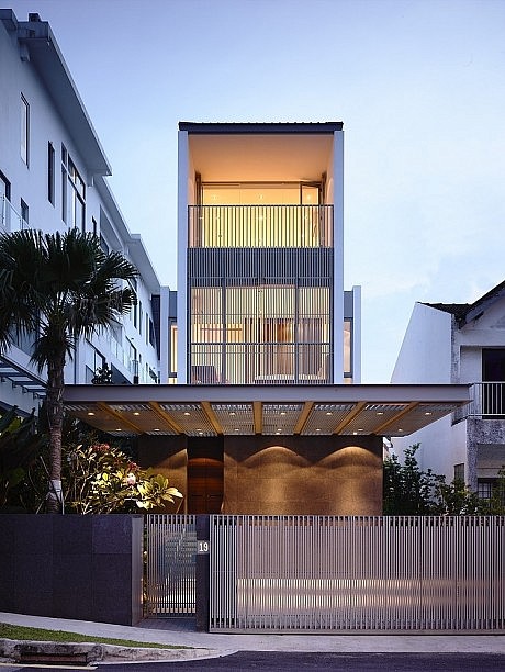 Jln Angin Laut by HYLA Architects