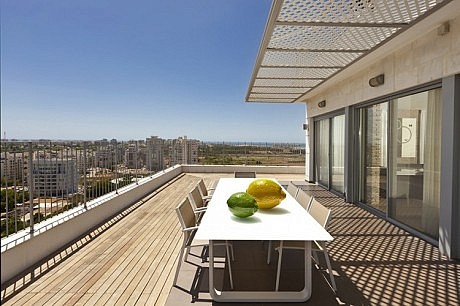 Urban Apartment by Michal Schein - 9