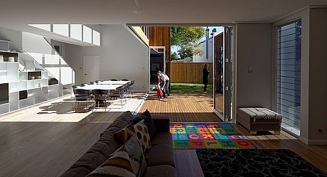 Cooks Hill Residence by Bourne Blue Architecture