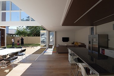 Cooks Hill Residence by Bourne Blue Architecture