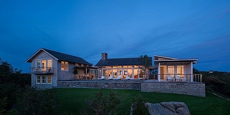Swede Hill House by Aquidneck Properties