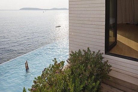 V2 House by 3LHD Architects