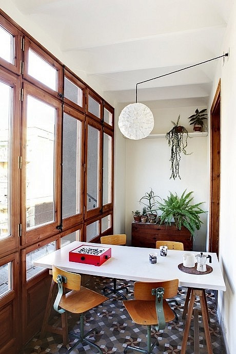 Apartment Refurbishment by Anna & Eugeni Bach