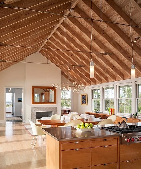 Swede Hill House by Aquidneck Properties