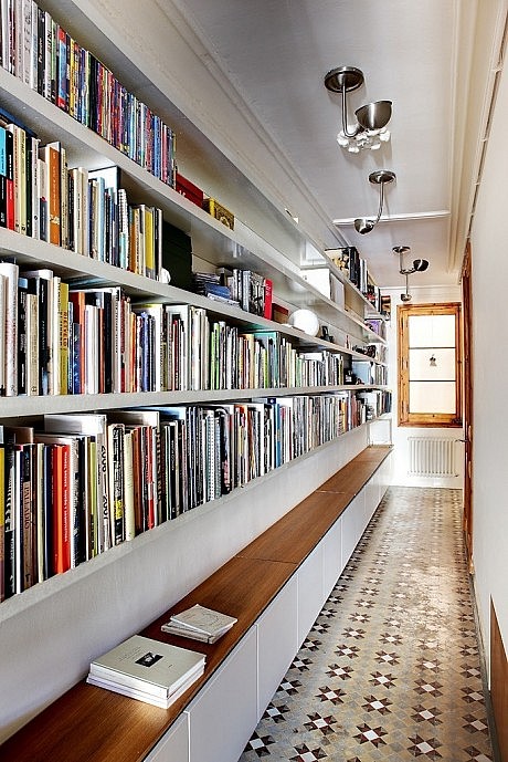 Apartment Refurbishment by Anna & Eugeni Bach