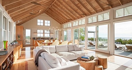 Swede Hill House by Aquidneck Properties