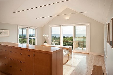 Swede Hill House by Aquidneck Properties