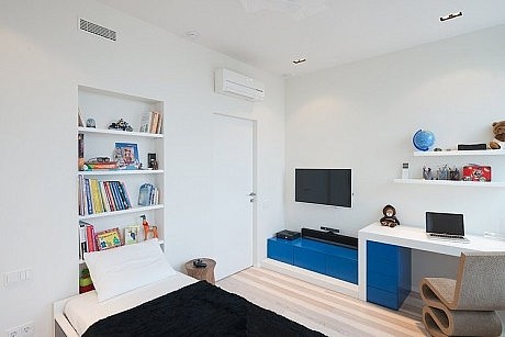 Moscow Apartment by SL*Project