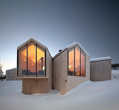Split View Mountain Lodge by Reiulf Ramstad Arkitekter