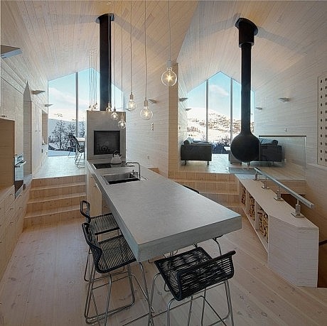 Split View Mountain Lodge by Reiulf Ramstad Arkitekter
