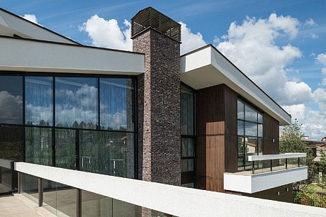 Country House by Leonovich Arseny