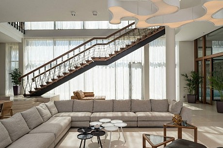 Country House by Leonovich Arseny