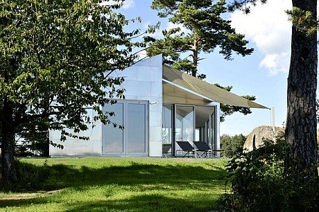 Aluminum Cabin by Jarmund / Vigsnaes Architects