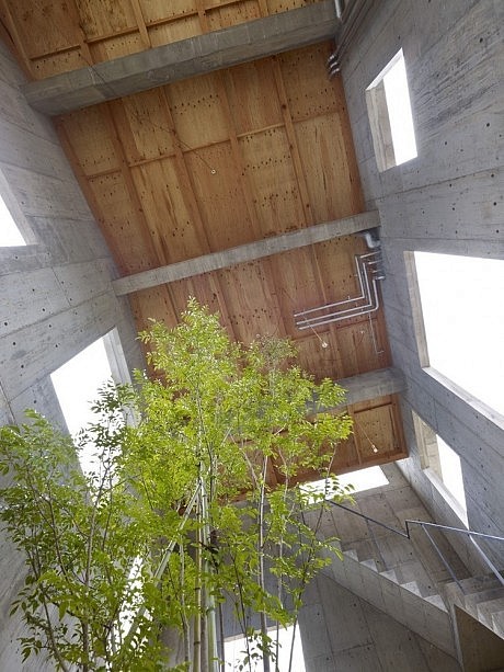 House in Yagi by Suppose Design Office