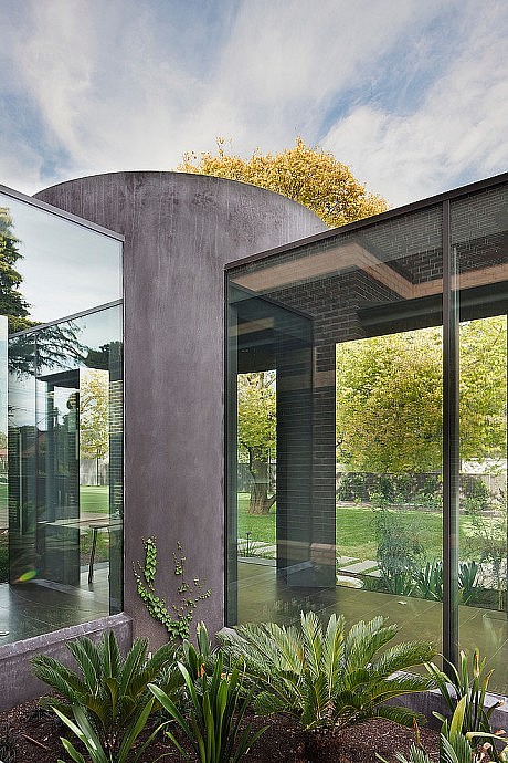 House on Wellington Street by Robert Mills Architects
