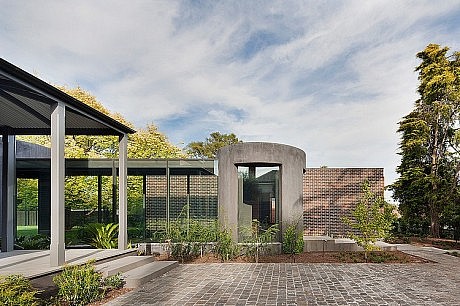 House on Wellington Street by Robert Mills Architects