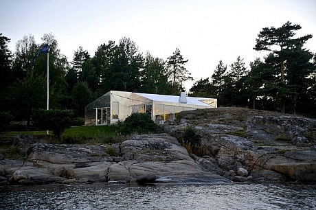 Aluminum Cabin by Jarmund / Vigsnaes Architects