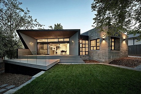 Narrabundah House by Adam Dettrick Architects