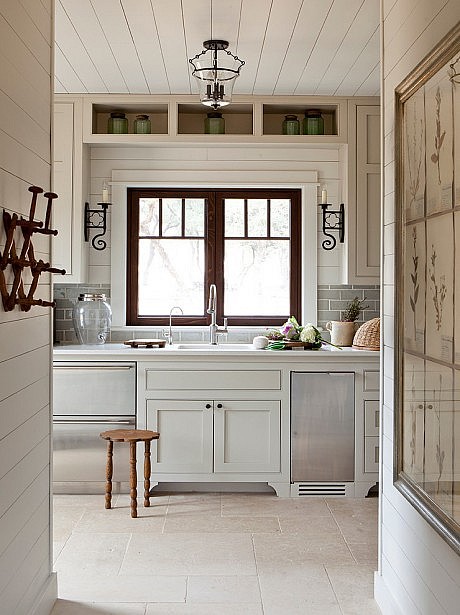 Frio Family Retreat by Dalgleish Construction Company