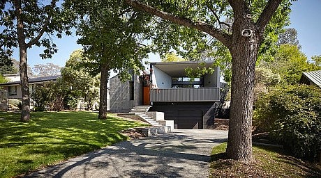 Narrabundah House by Adam Dettrick Architects