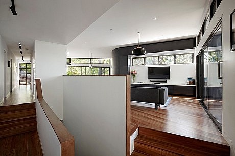 Narrabundah House by Adam Dettrick Architects