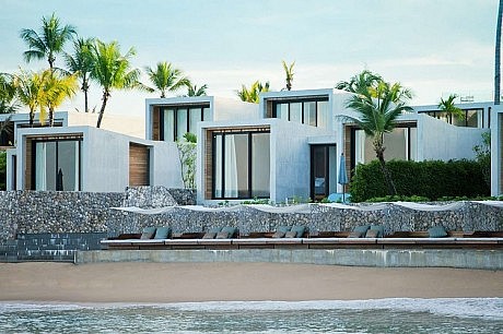 Casa de La Flora by Boonlert Deeyuen