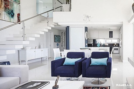 Shingle Residence by Ramella Arquitetura